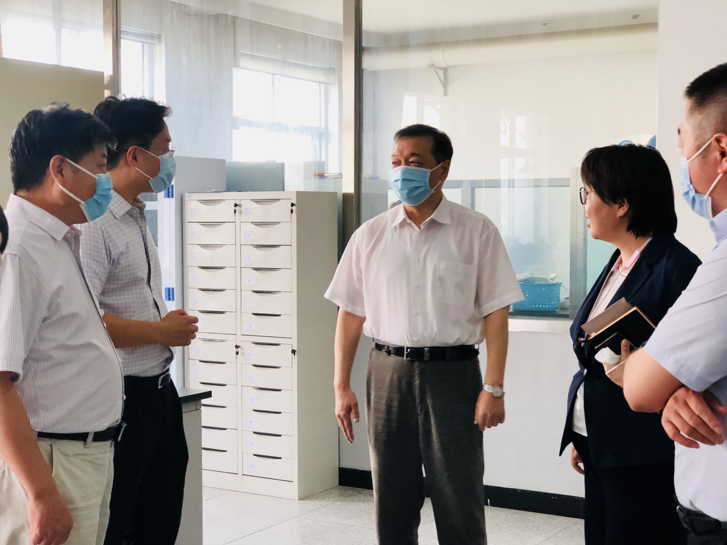 北京市第四中級(jí)人民法院及大興區(qū)、鎮(zhèn)領(lǐng)導(dǎo)一行到天罡助劑參觀(guān)調(diào)研