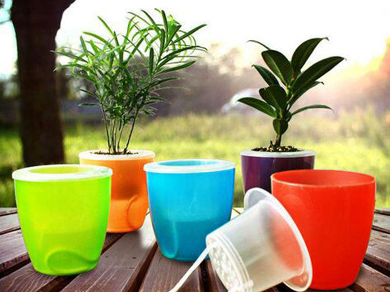 光穩(wěn)定劑為塑料制品的耐用性保駕護航